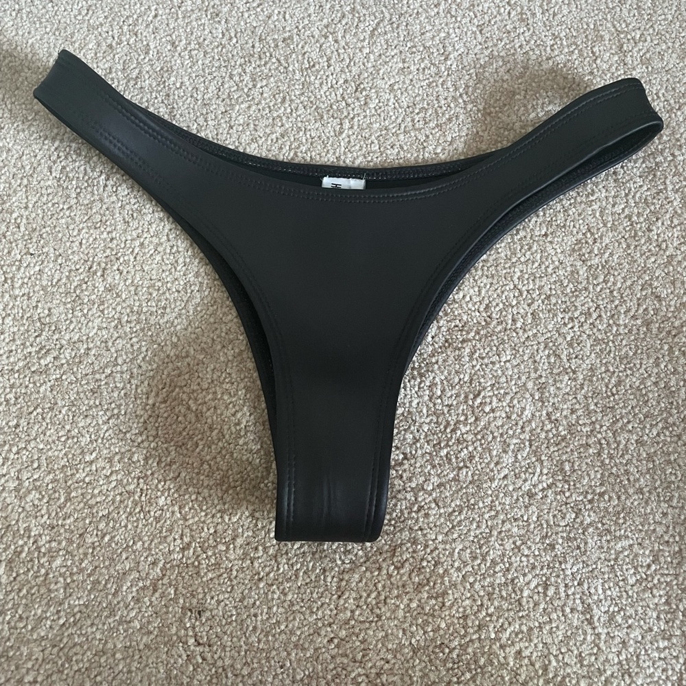 Hoaka black neoprene bikini hip bottoms!
